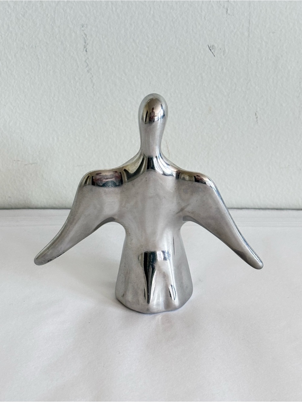 Vintage Hoselton Canada polished aluminum Angel Figurine Sculpture signed 1965 - Picture 5 of 8